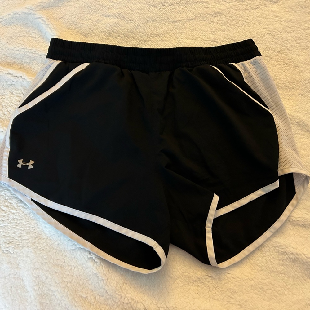 Women’s Size M Under Armour Shorts
